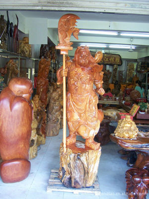 匠心鑄魂，木韻傳神 文江根雕之紅豆杉關公像賞析